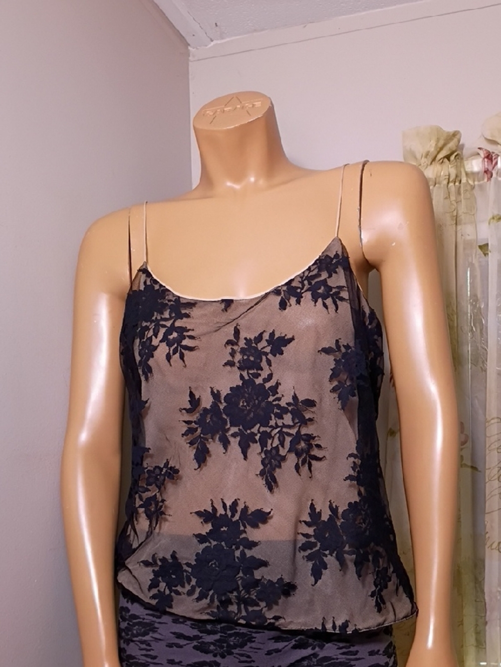 Oscar de la Renta Nude and Black Lace Trim Slip‎